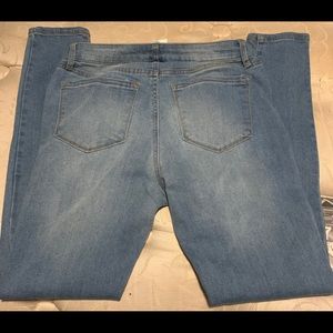 Juniors light blue faded jeggings